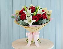 Букет цветов из:  Лилии и Розы в Бабаево