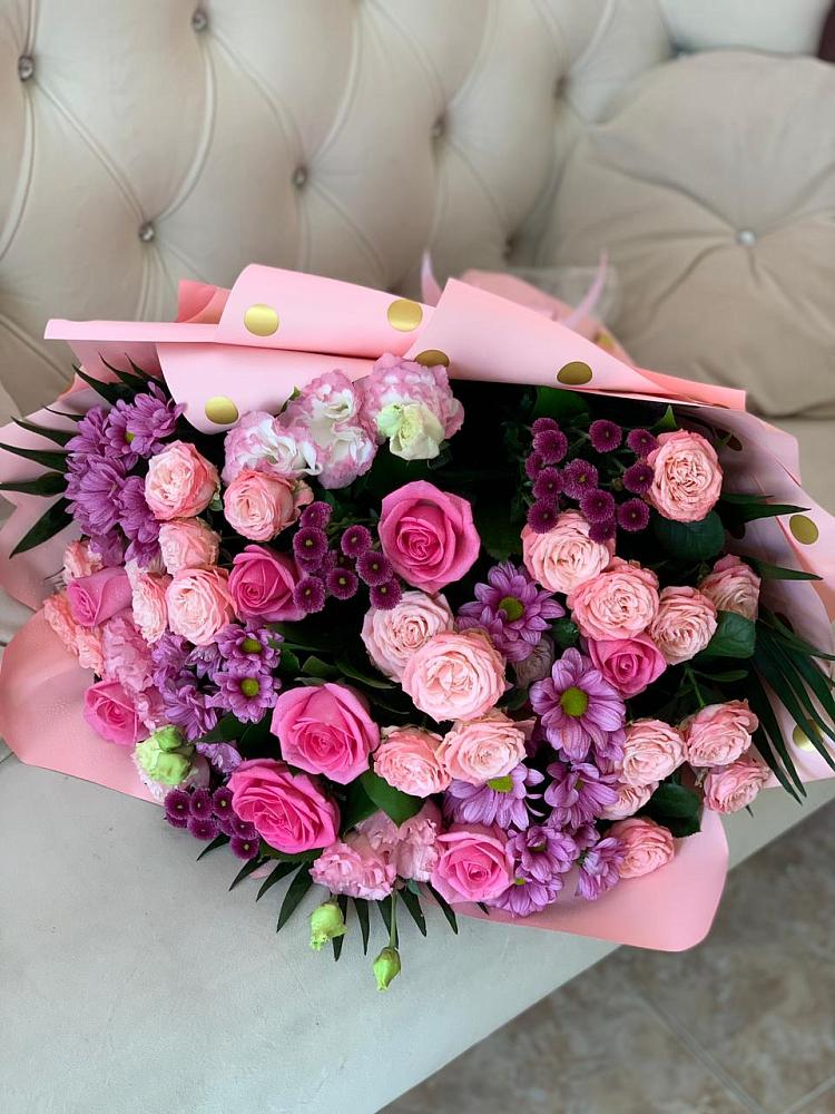 Букет цветов из: Хризантемы, Розы и Лизиантусы в Бабаево