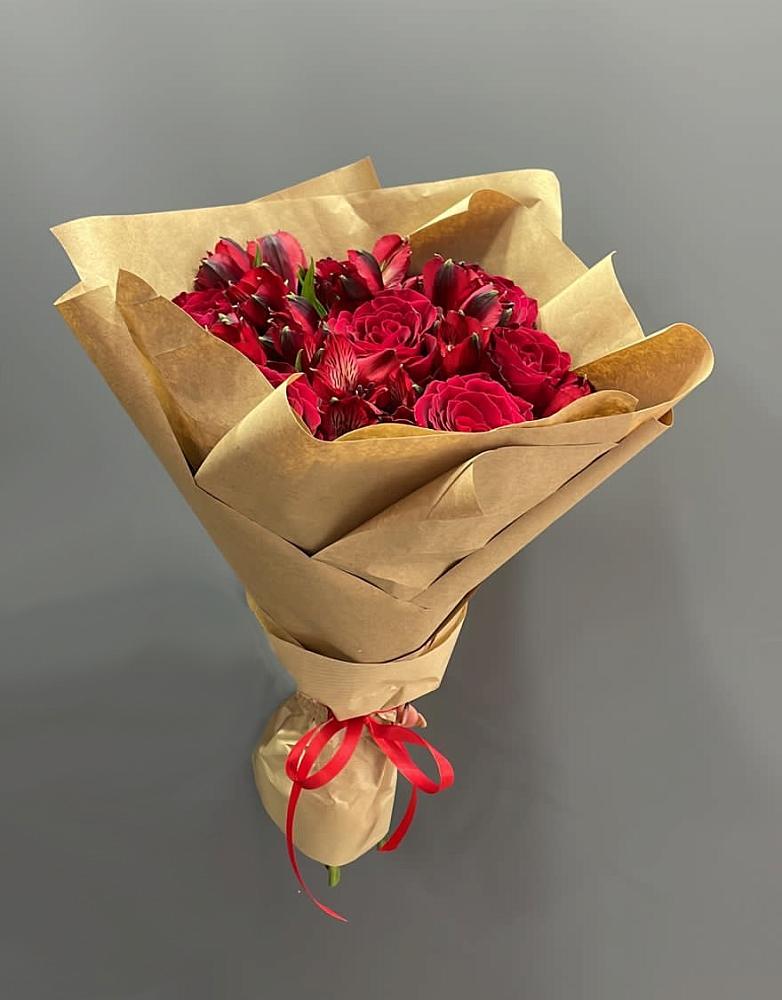 Букет цветов из: Альстромерии и Розы в Бабаево