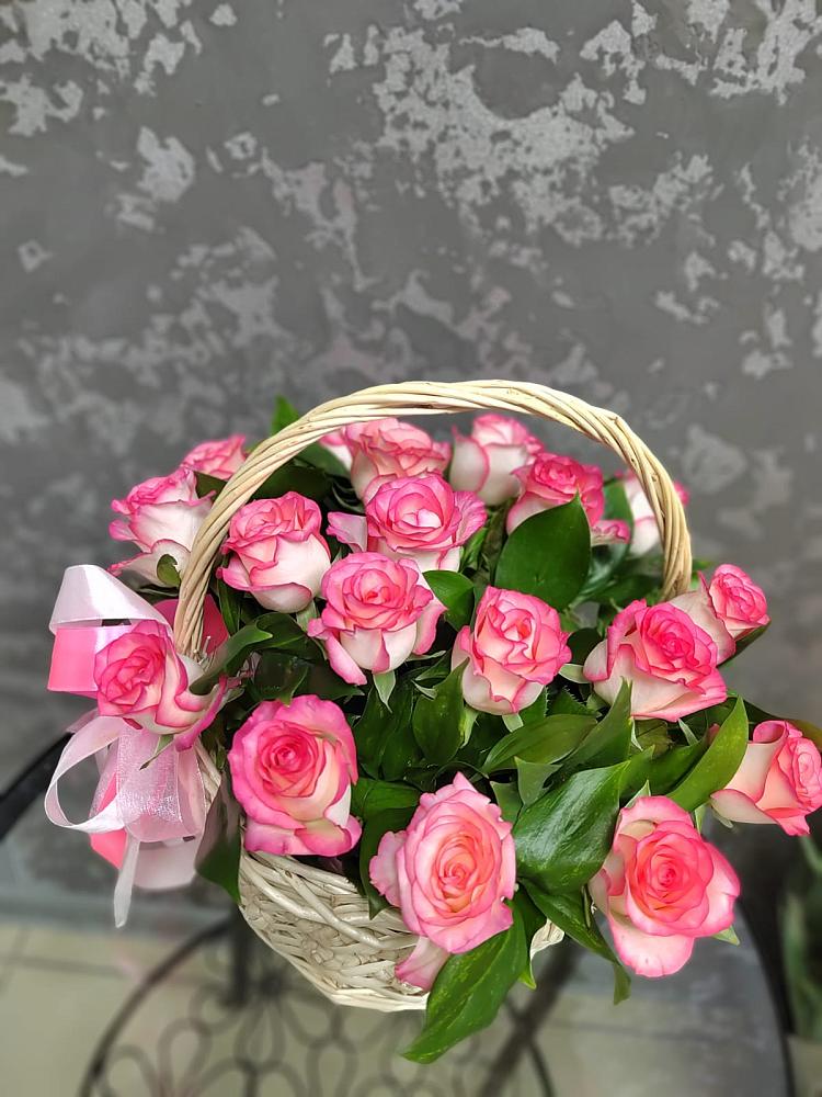 Цветочная композиция из Розы в корзине в Бабаево