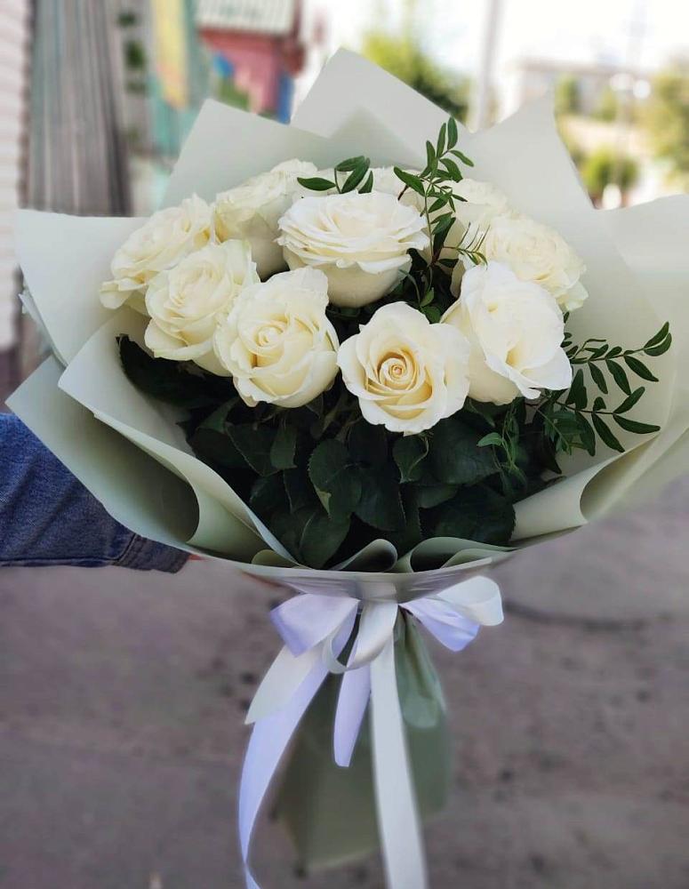 Букет Белые розы Проуд в Бабаево