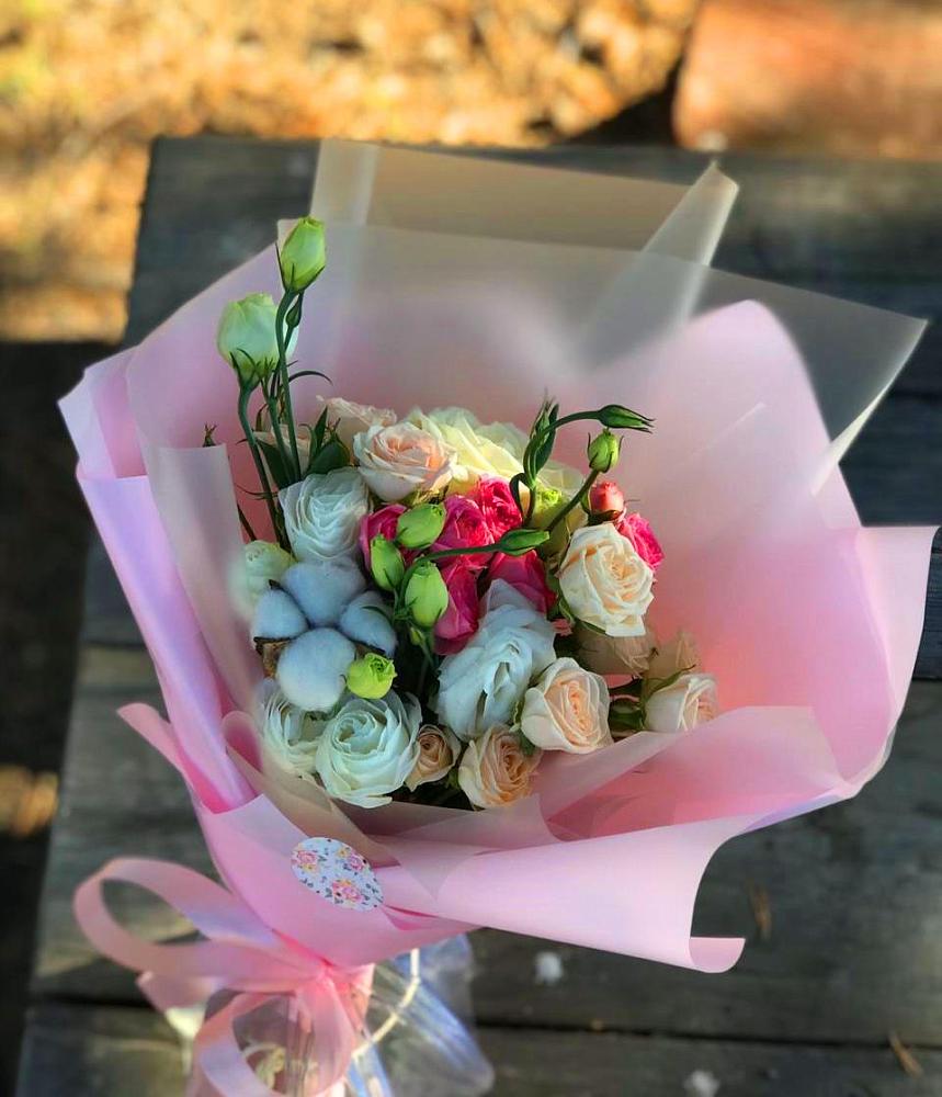 Букет цветов из: Розы и Лизиантусы в Бабаево