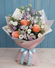 Букет цветов из:  Лизиантусы, Розы, Альстромерии и Гипсофила в Бабаево