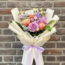 Букет цветов из:  Лизиантусы и Розы в Бабаево