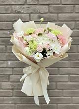 Букет цветов из:  Гвоздики, Розы, Лизиантусы и Хризантемы #REPLACE_PRED# Бабаево